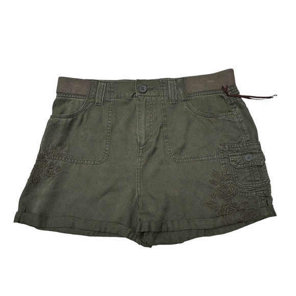 Knox Rose Women’s M Olive Green Embroidered Cuffed Cargo Shorts, Green Shorts - Picture 9 of 10